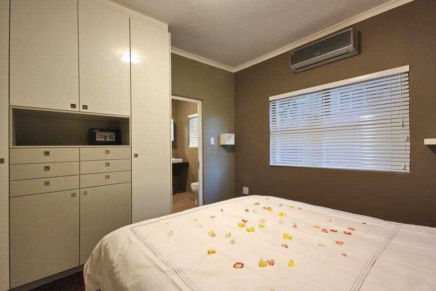 To Let 2 Bedroom Property for Rent in Vredehoek Western Cape